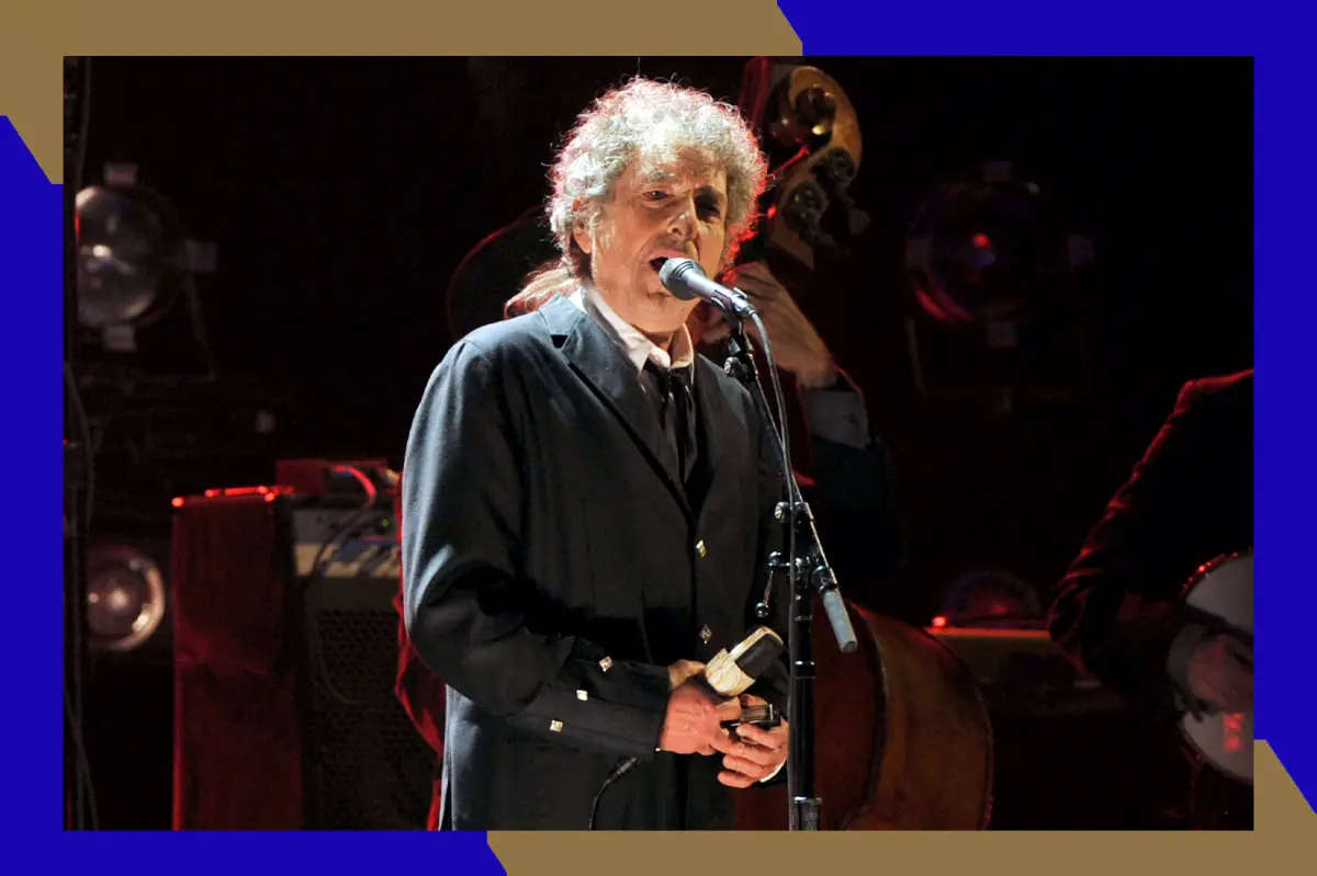 Aksi panggung legendaris musisi folk Bob Dylan dalam rangkaian turnya